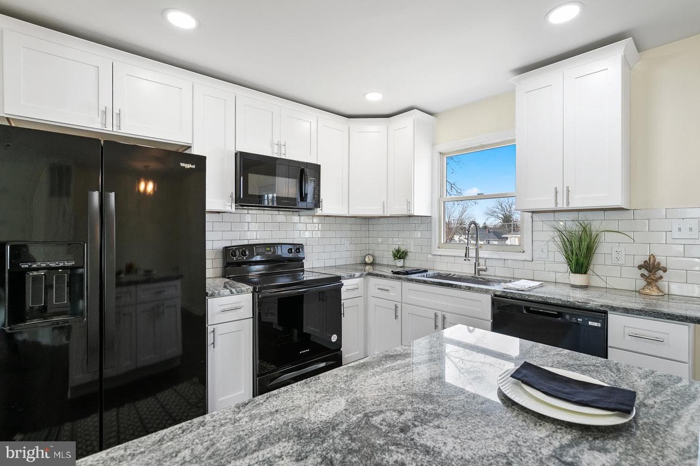 29 Lincoln Avenue photo 5