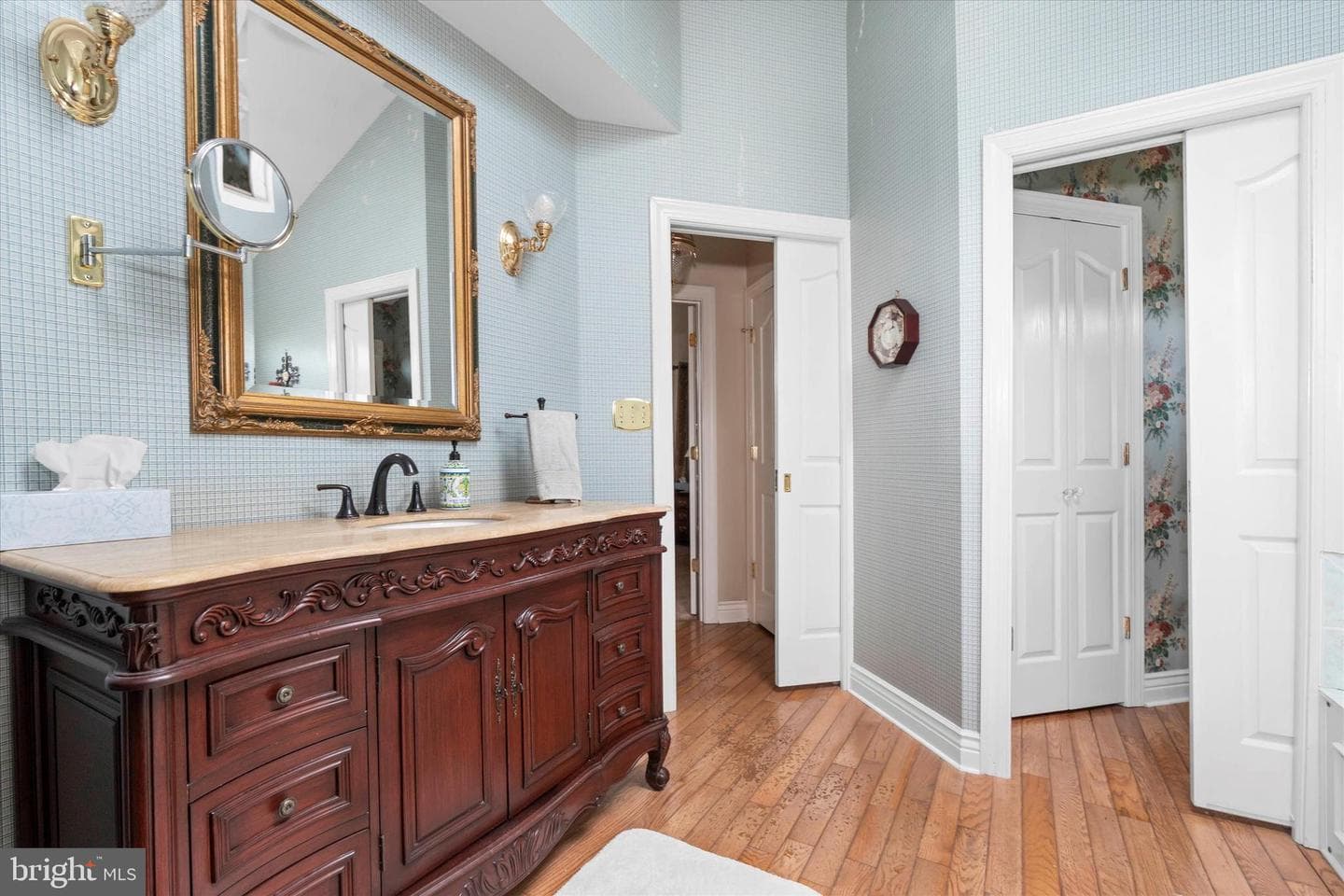 300 Bohemia Avenue photo 109
