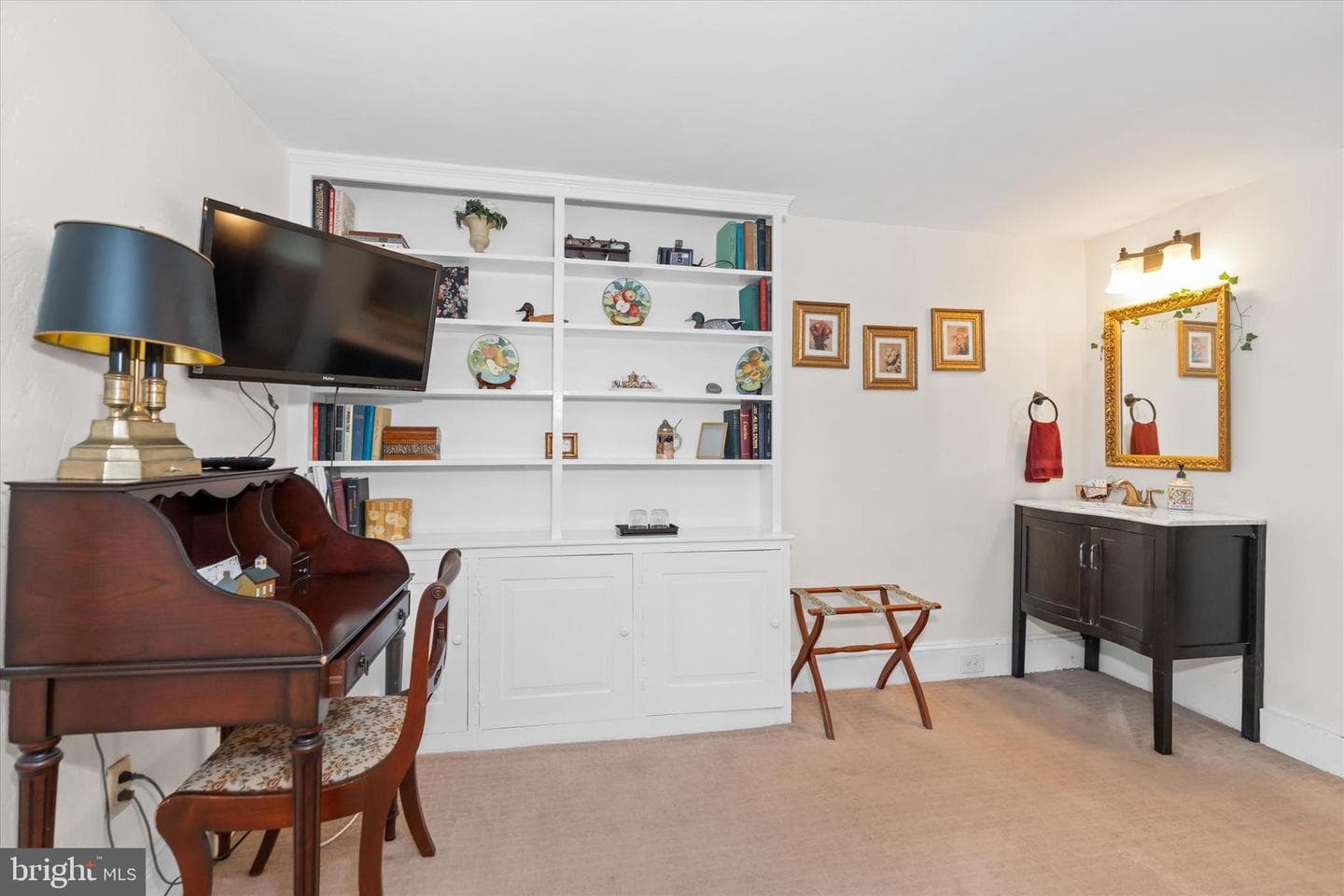 300 Bohemia Avenue photo 65