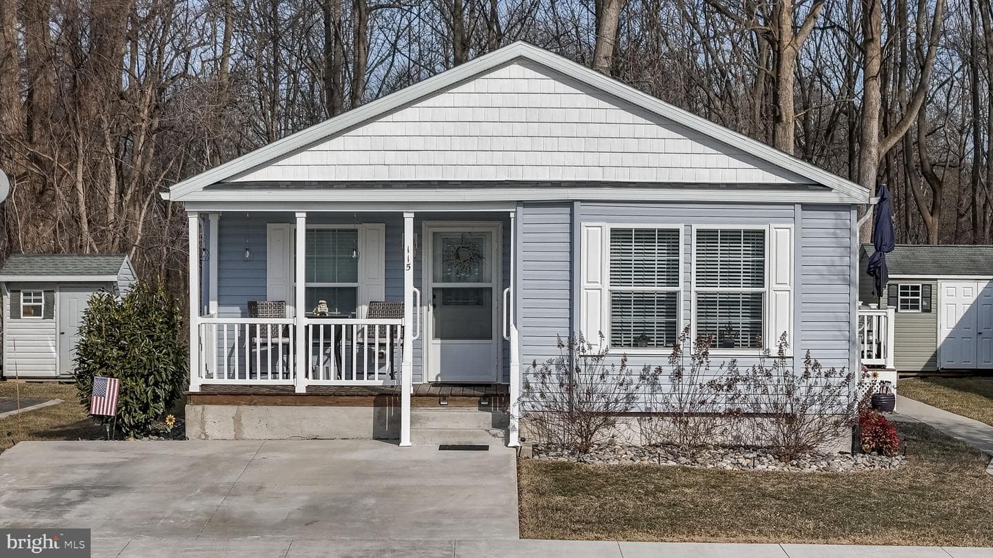 115 Curry Avenue photo 2