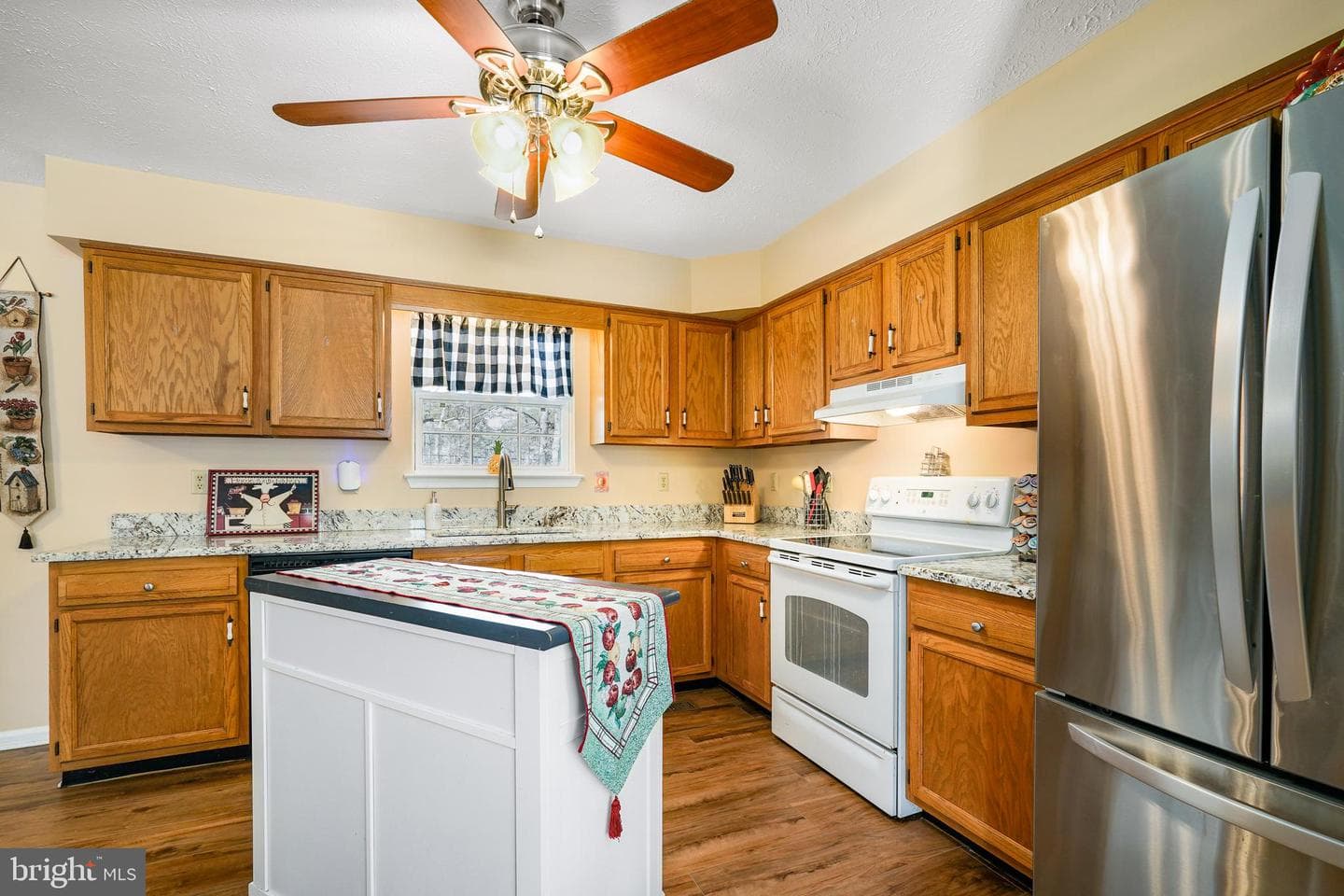 102 Independence Drive photo 4