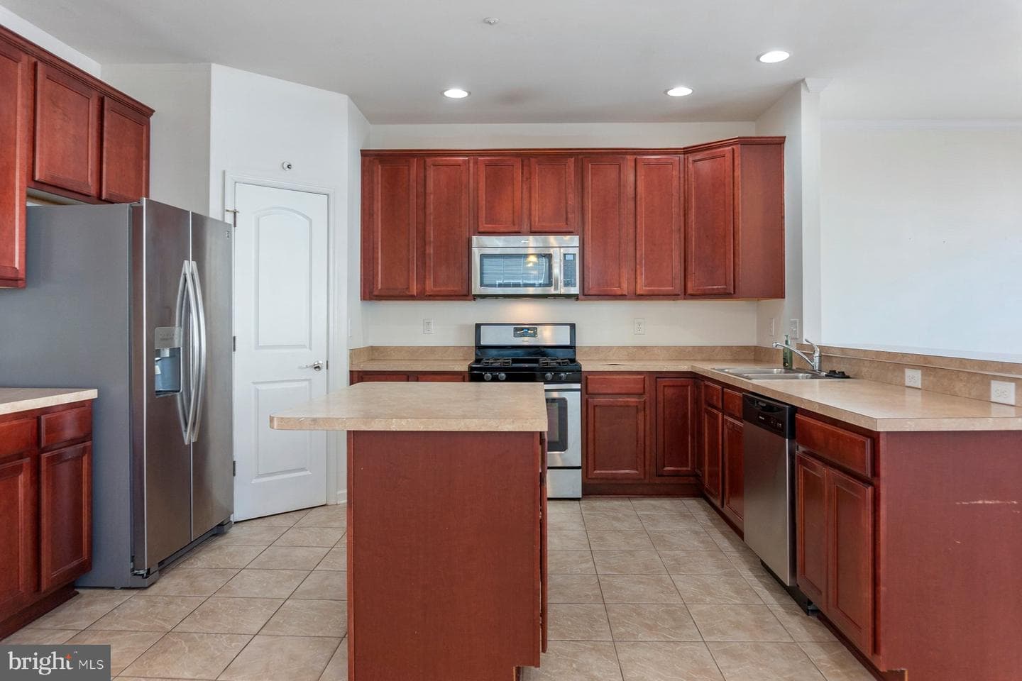 118 Augustine Road photo 12