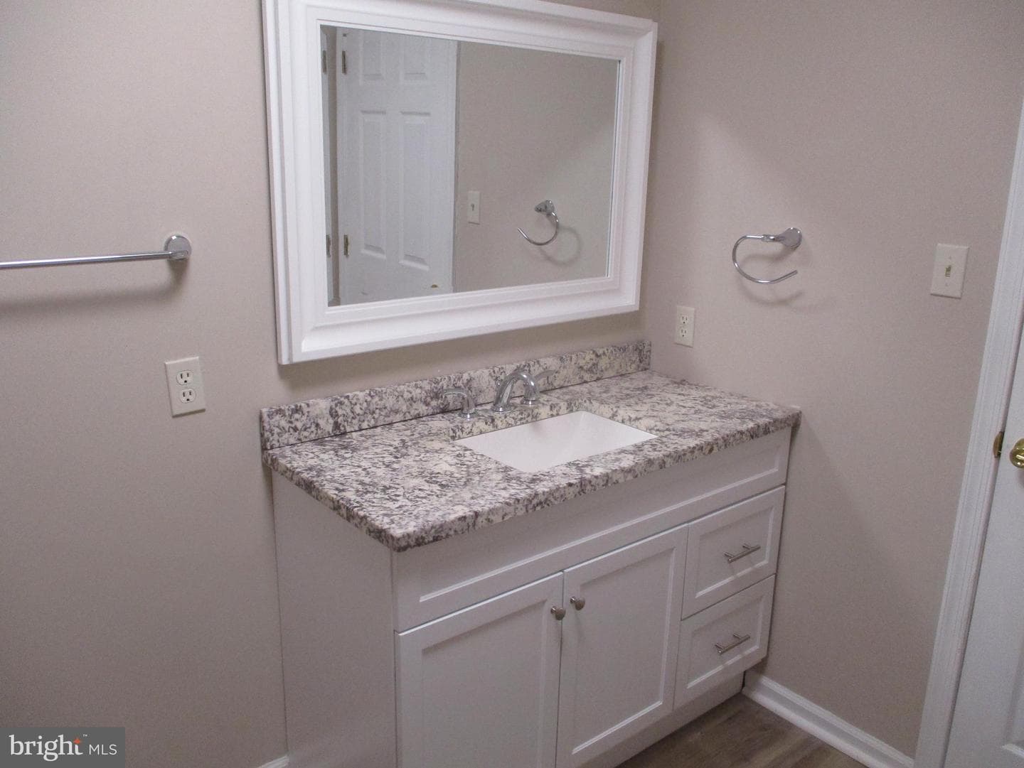 50 Hickory Drive photo 9