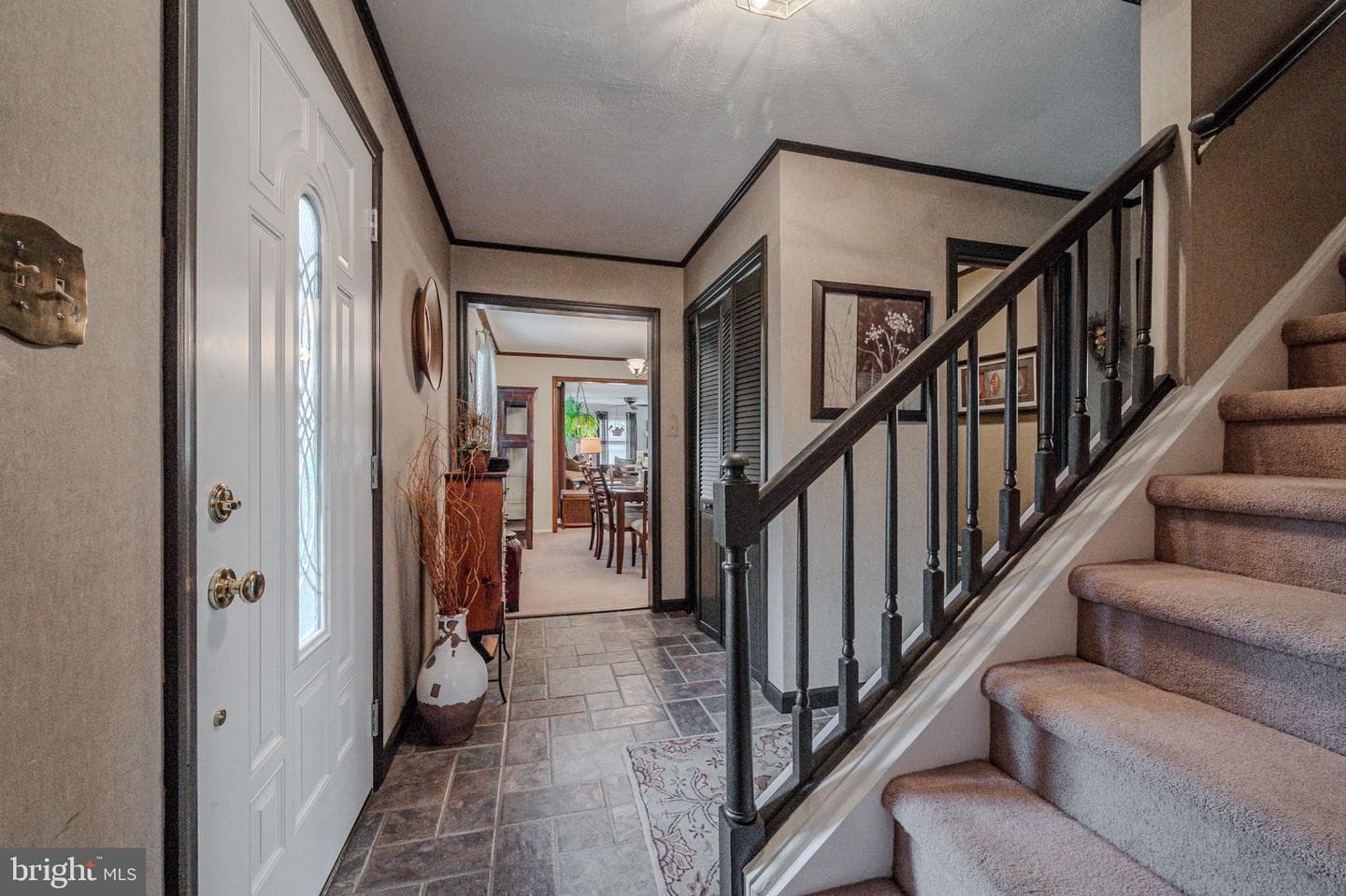211 Ashley Drive photo 2