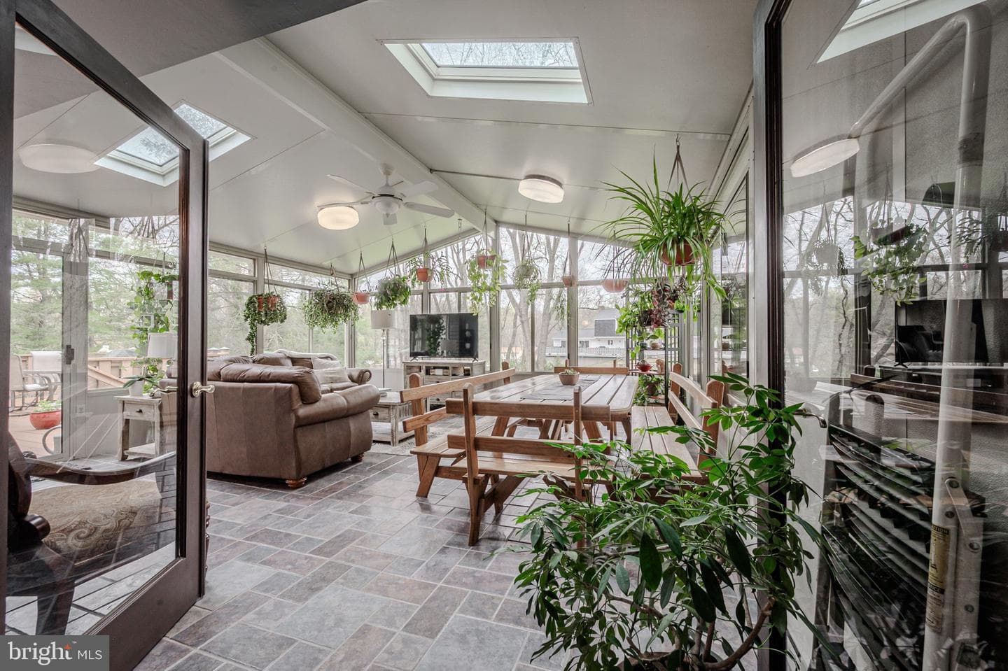 211 Ashley Drive photo 25