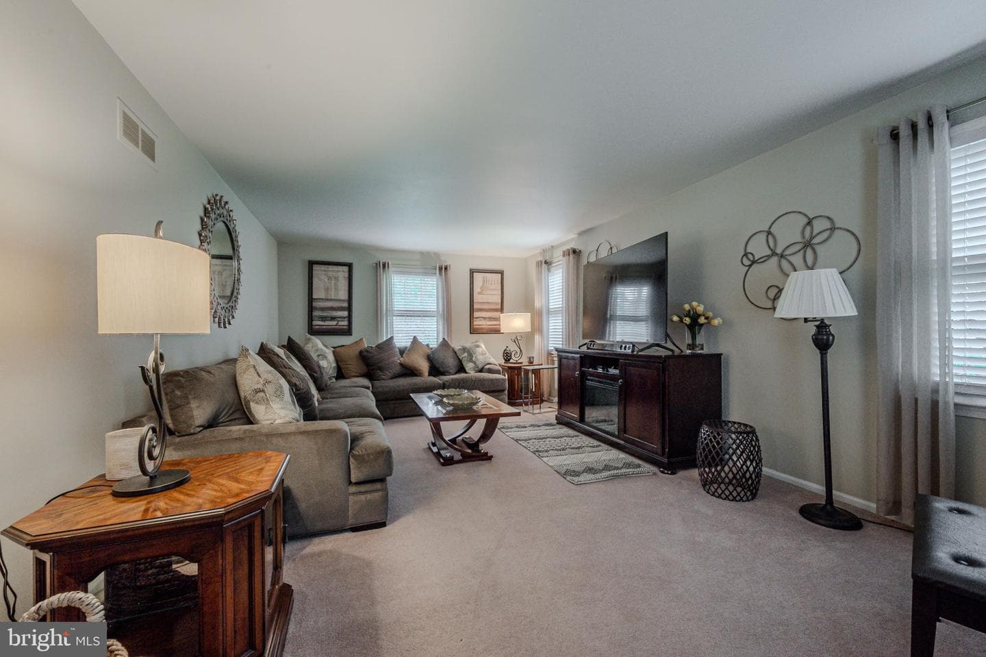 211 Ashley Drive photo 5