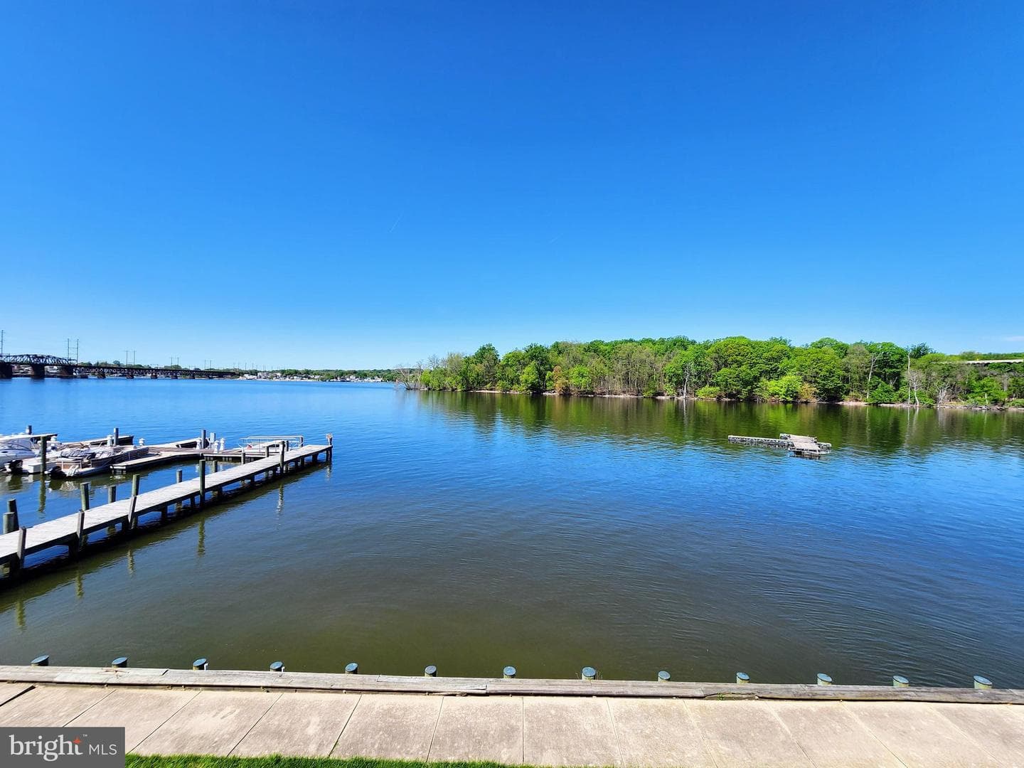24 Mcmullens Wharf #2c photo 1