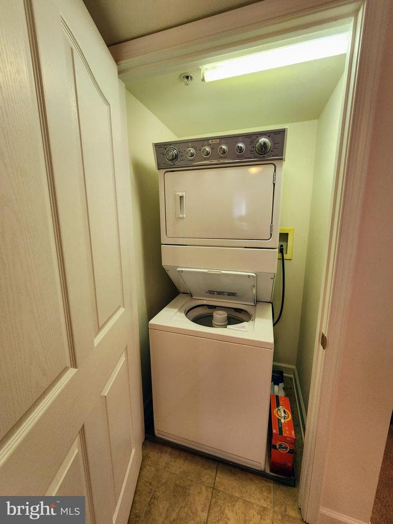 24 Mcmullens Wharf #2c photo 11