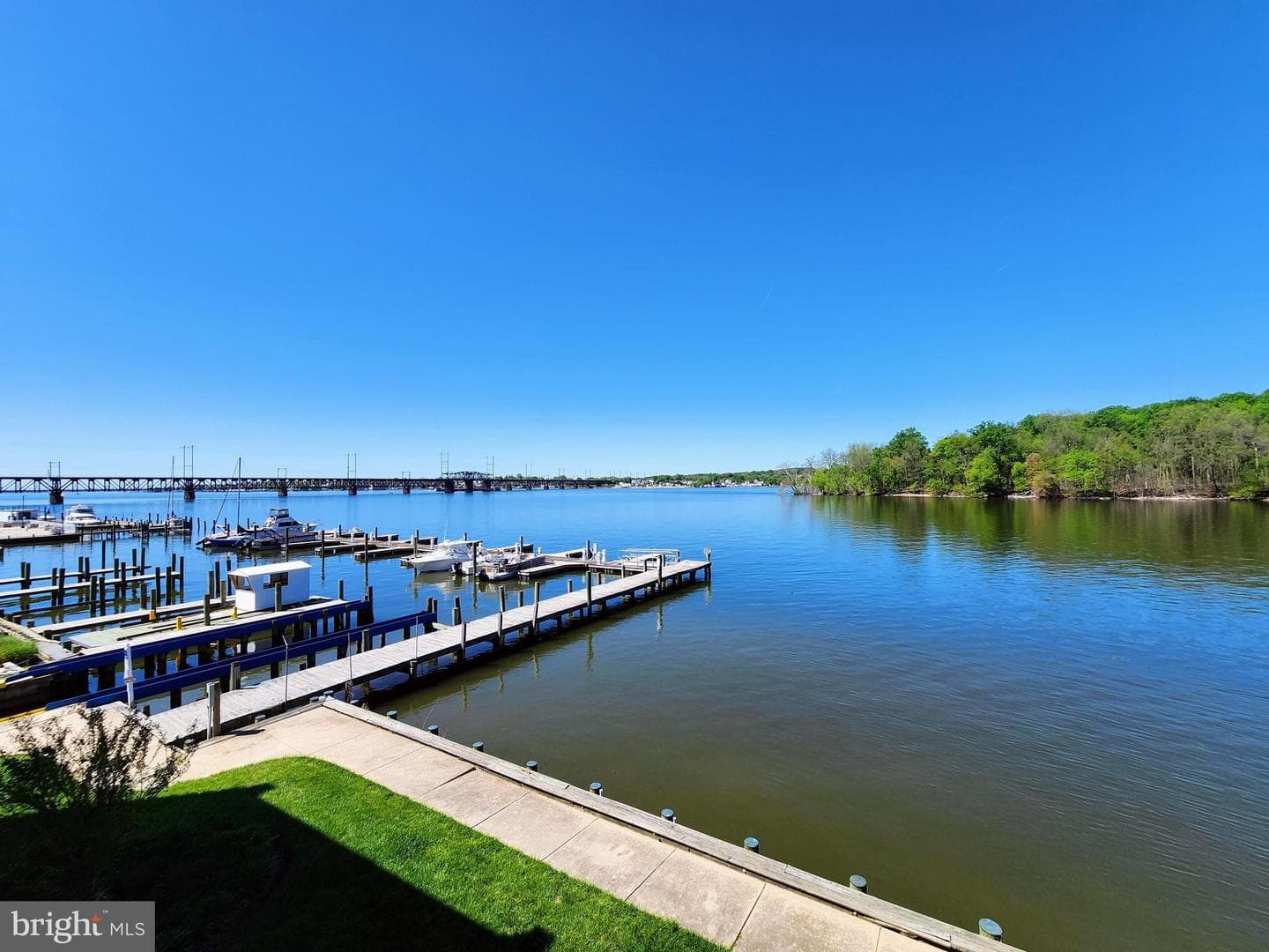 24 Mcmullens Wharf #2c photo 13
