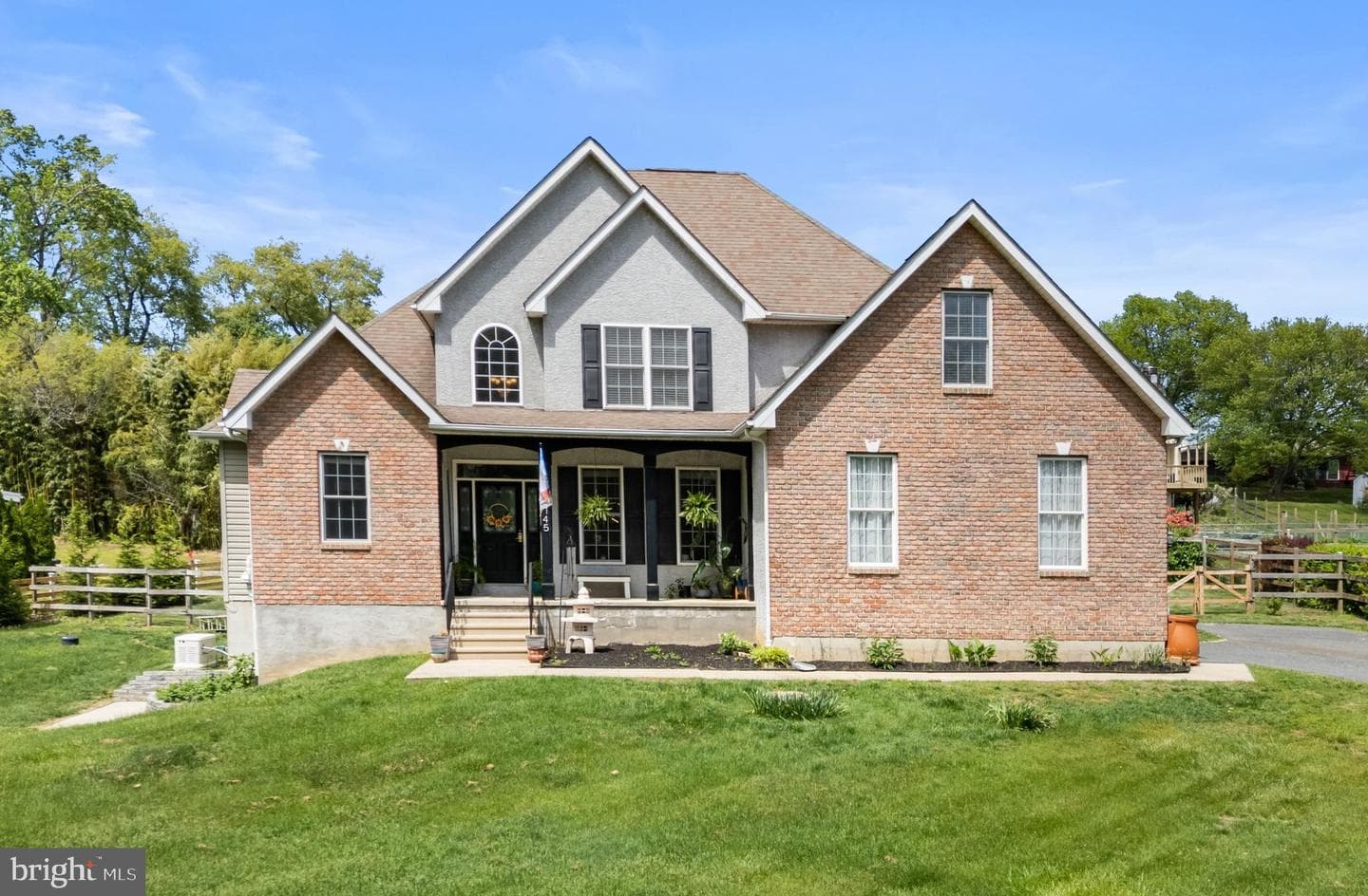 145 Rolling Avenue photo 1
