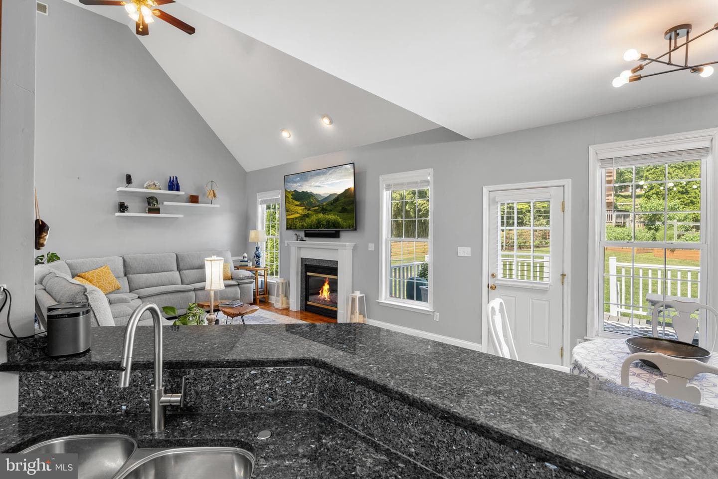 145 Rolling Avenue photo 21