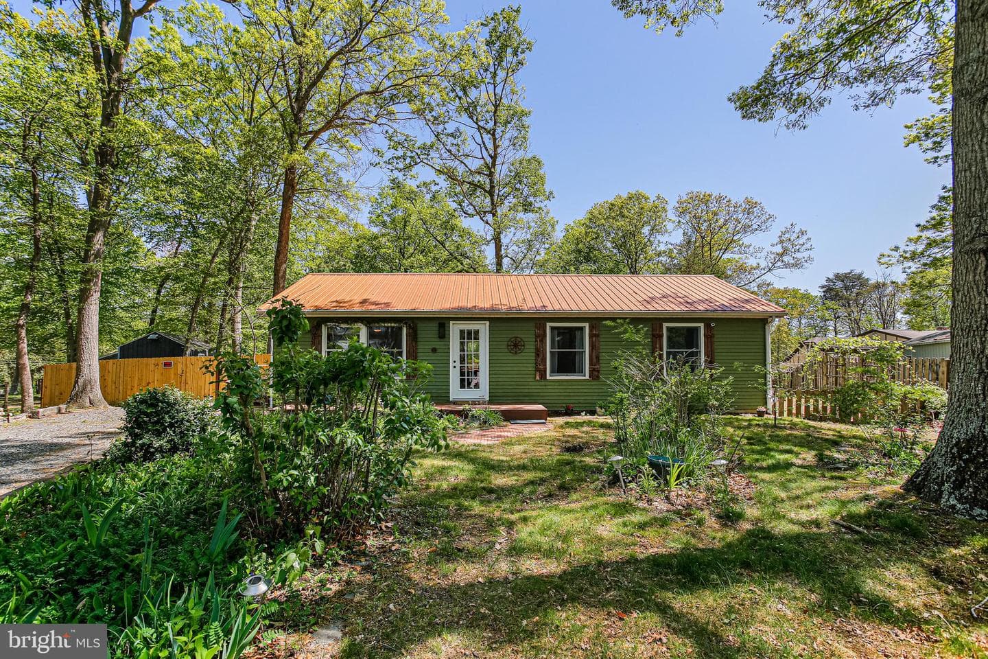 2 Lexington Court photo 2