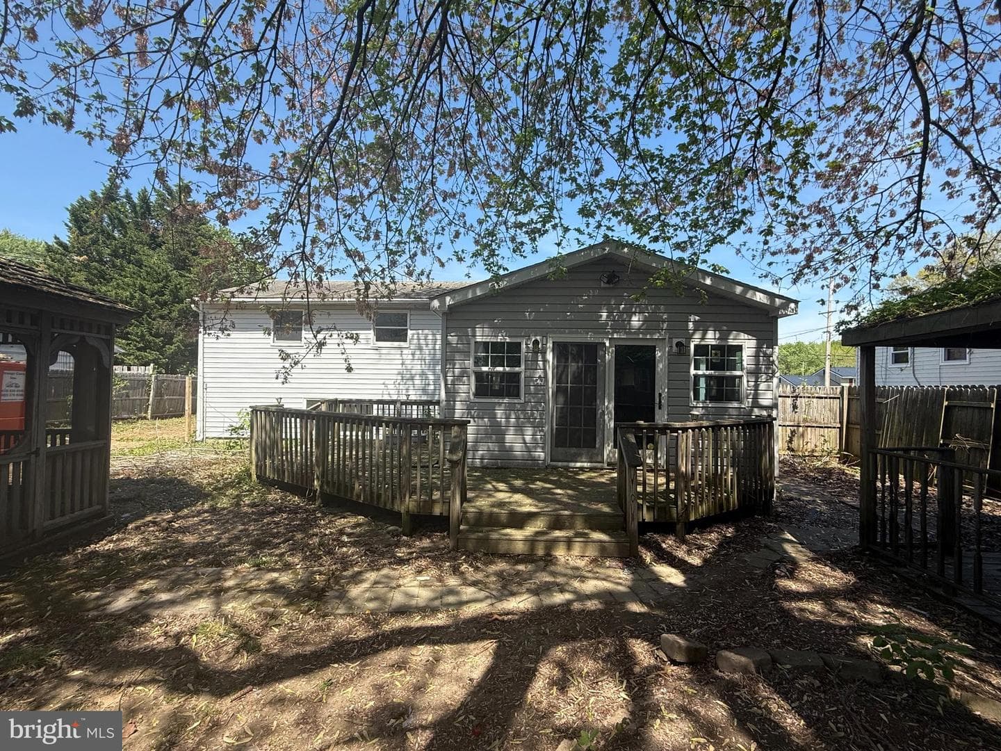 35 Chestnut Drive photo 3