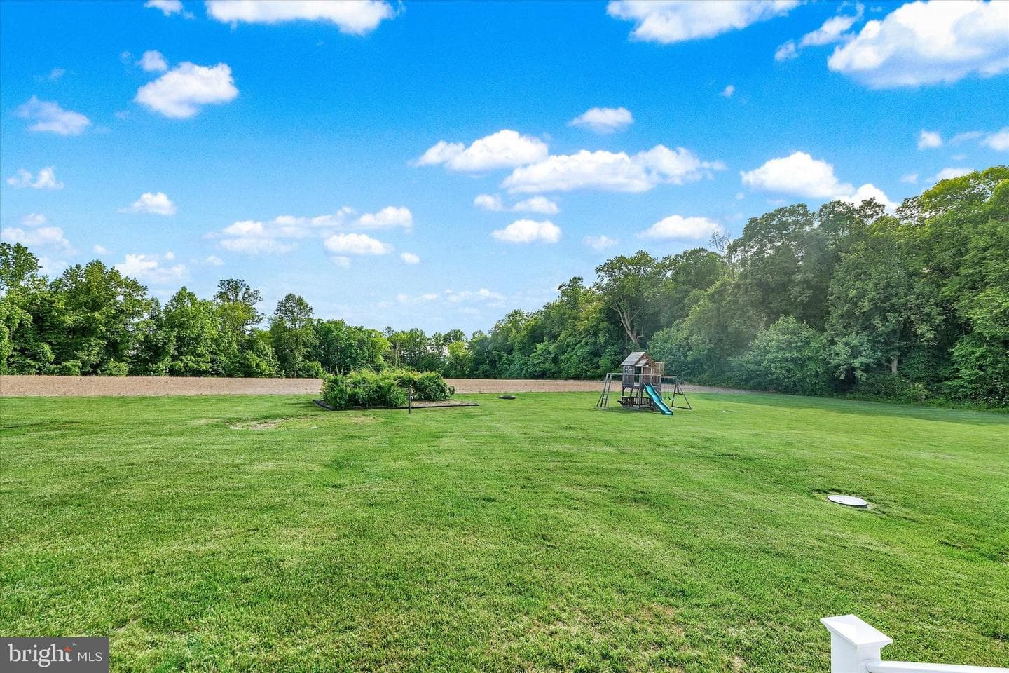 249 Floral Way photo 15