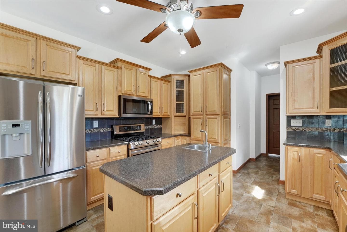249 Floral Way photo 31