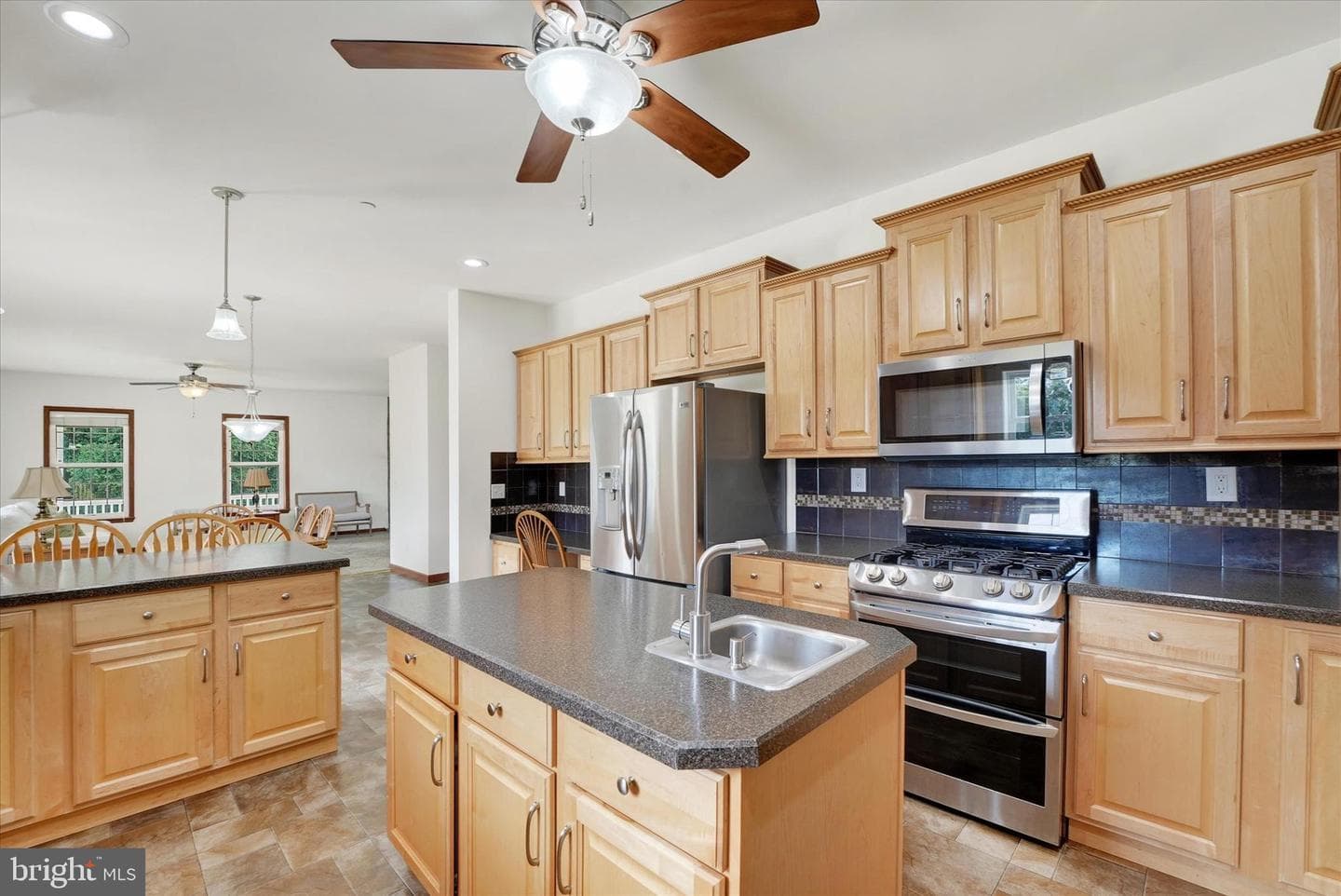 249 Floral Way photo 32