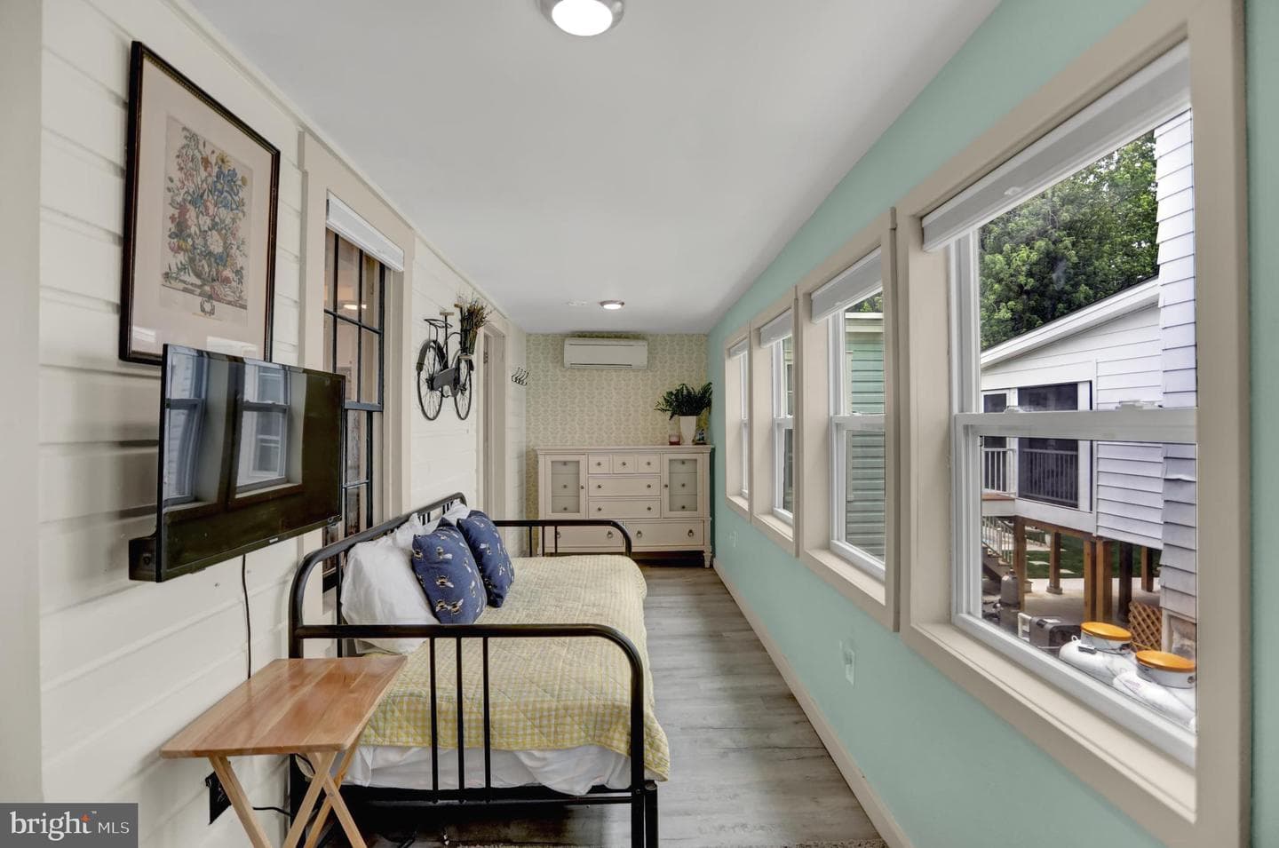 314 Bohemia Avenue photo 32