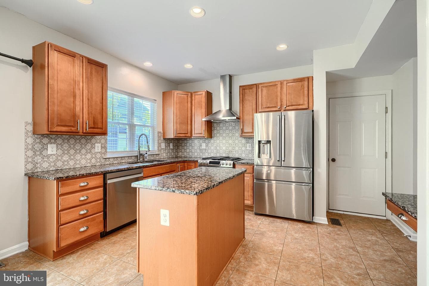 121 Flintstone Drive photo 18