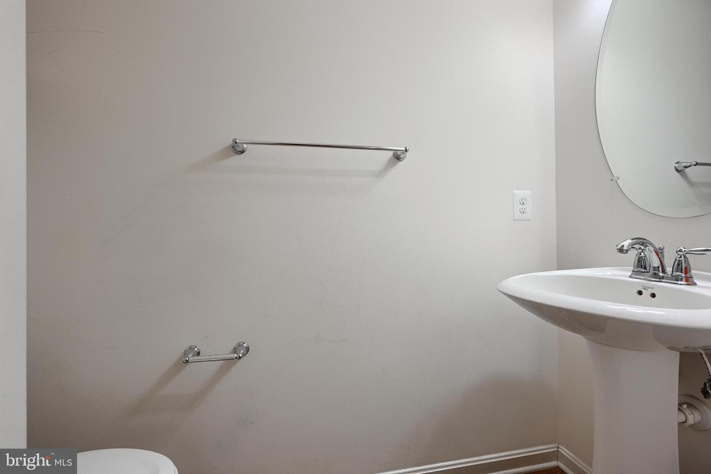 121 Flintstone Drive photo 28