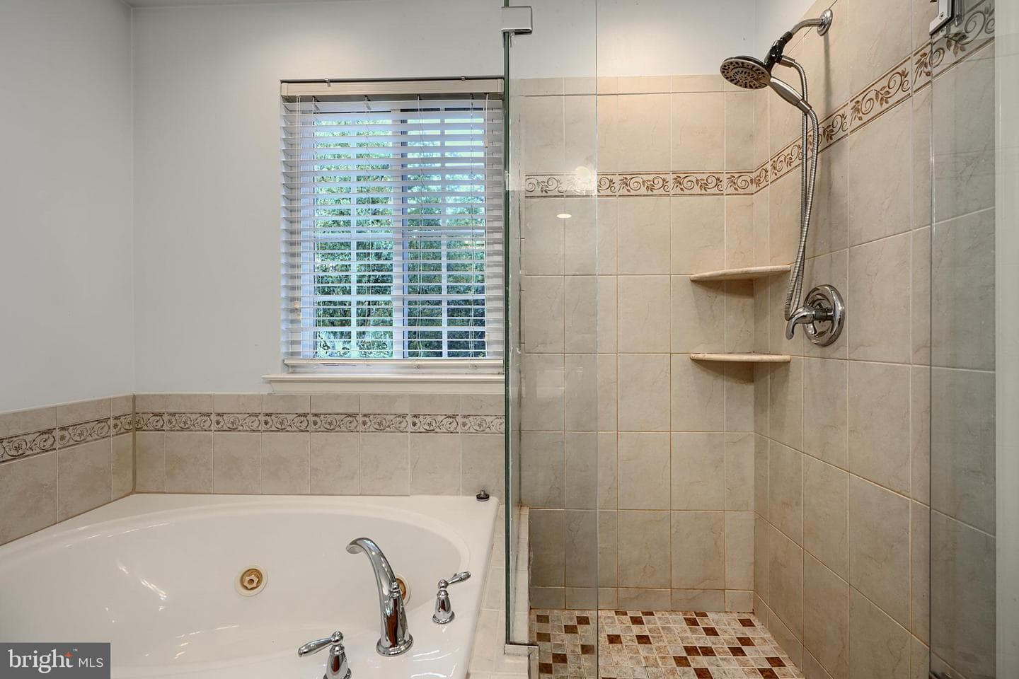 121 Flintstone Drive photo 48