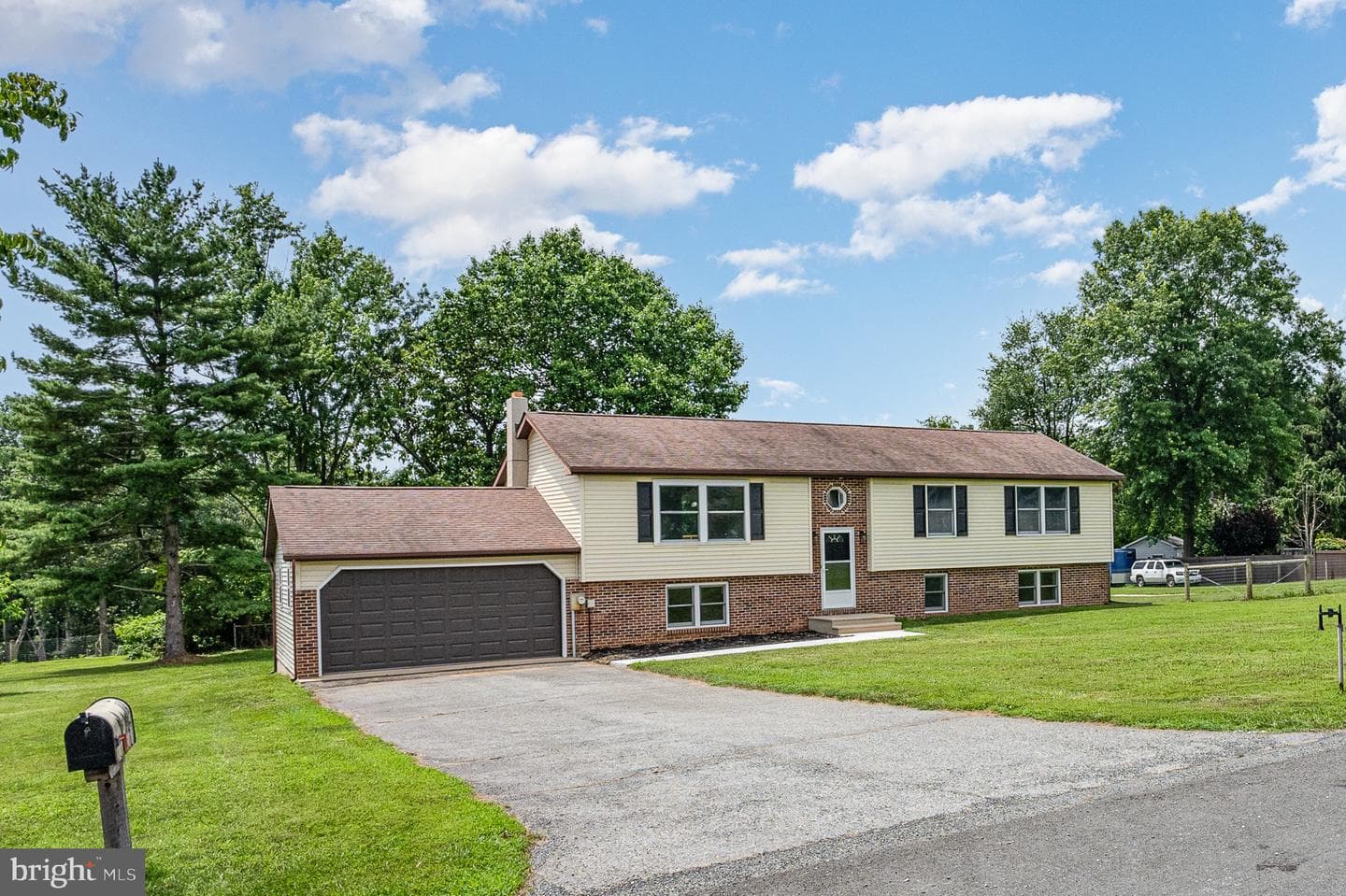 89 Peppermint Drive photo 1