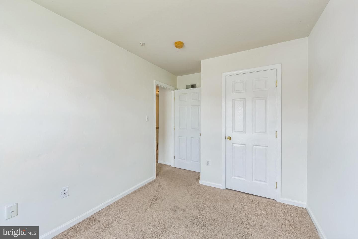 100 Vince Drive photo 17