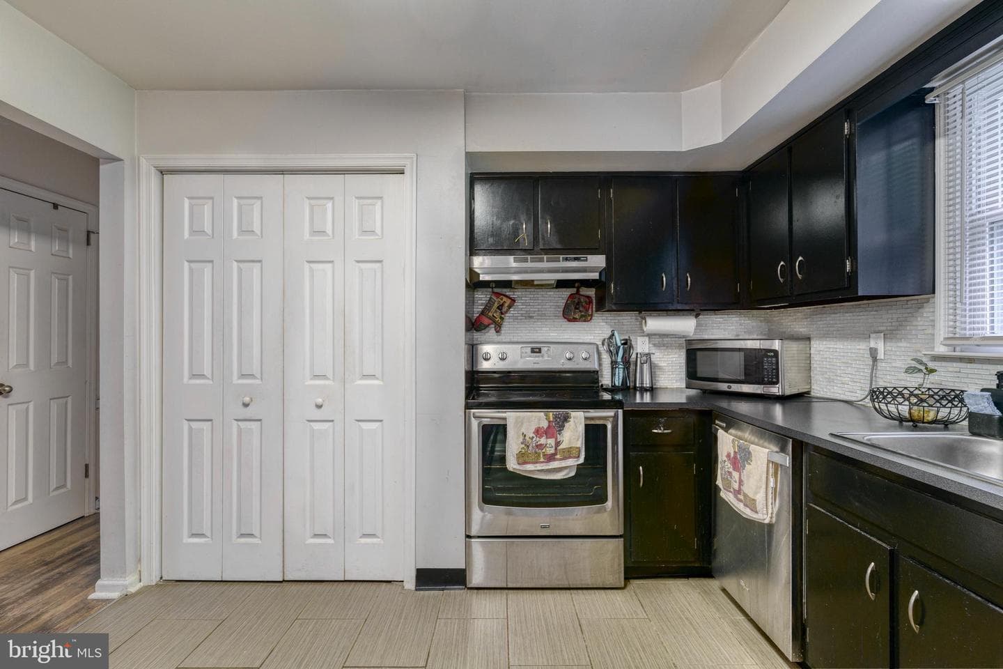 141 Kennedy Boulevard photo 13