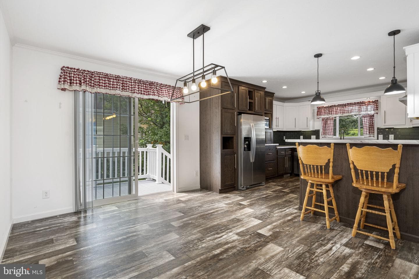 99 Curry Avenue photo 7