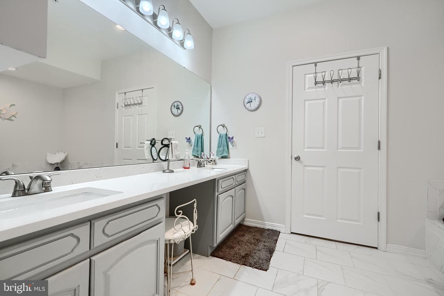 231 Roundhouse Drive #3e photo 24