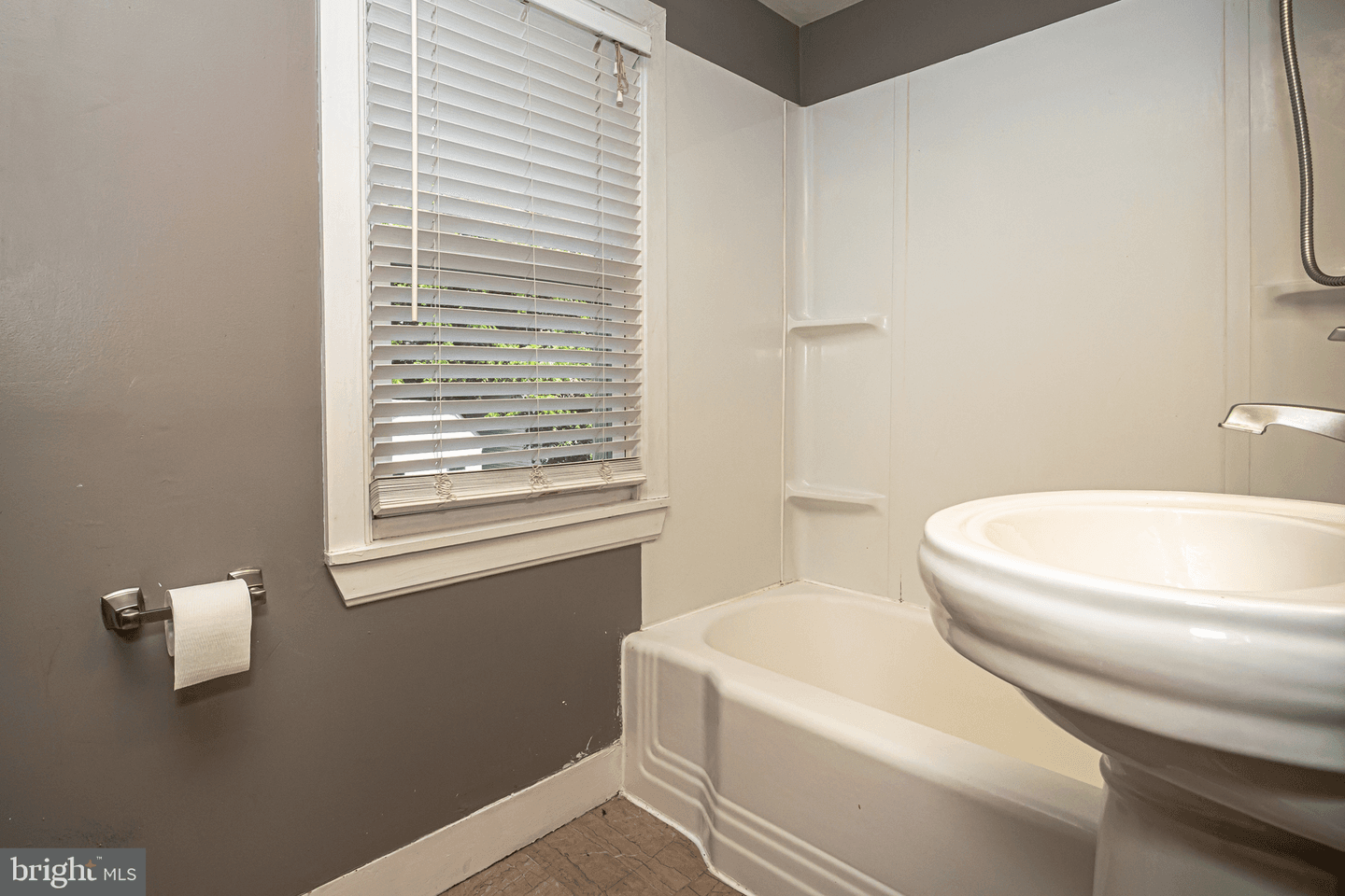339 Cecil Street photo 17