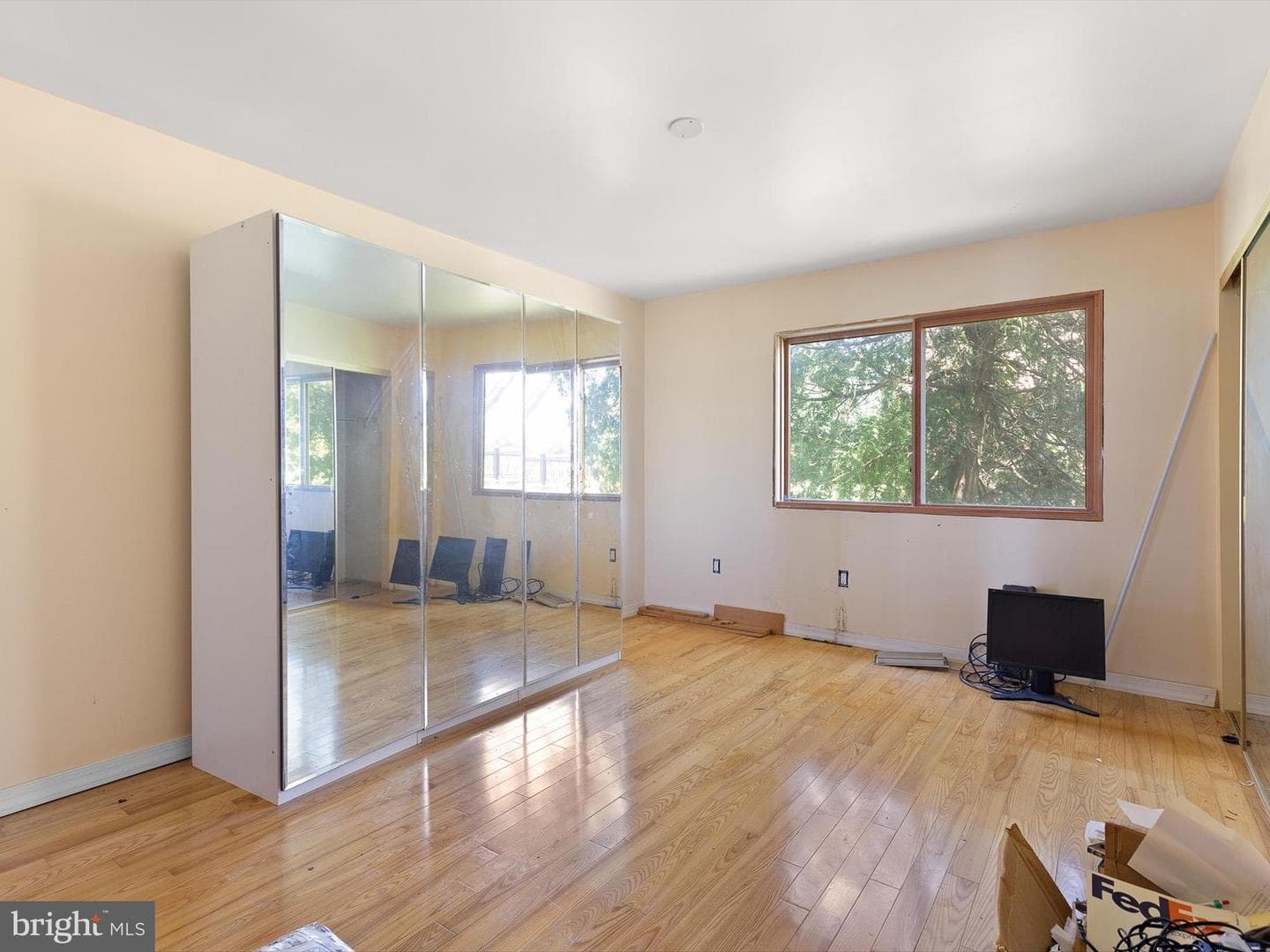 192 Rolling Avenue photo 10