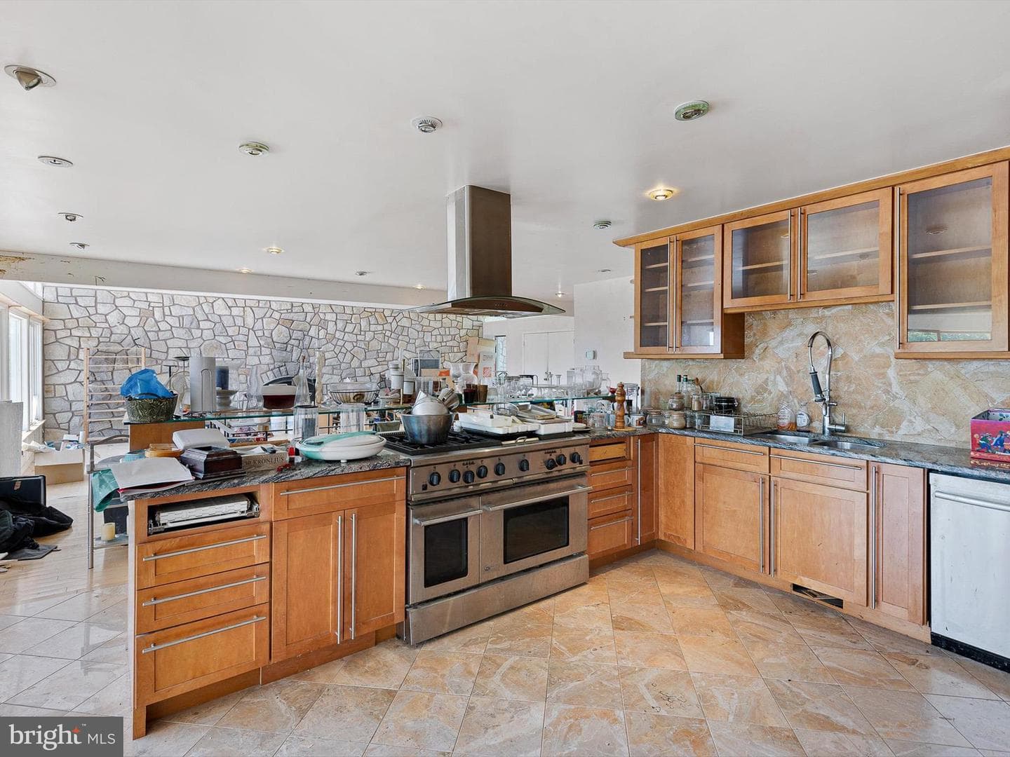 192 Rolling Avenue photo 17