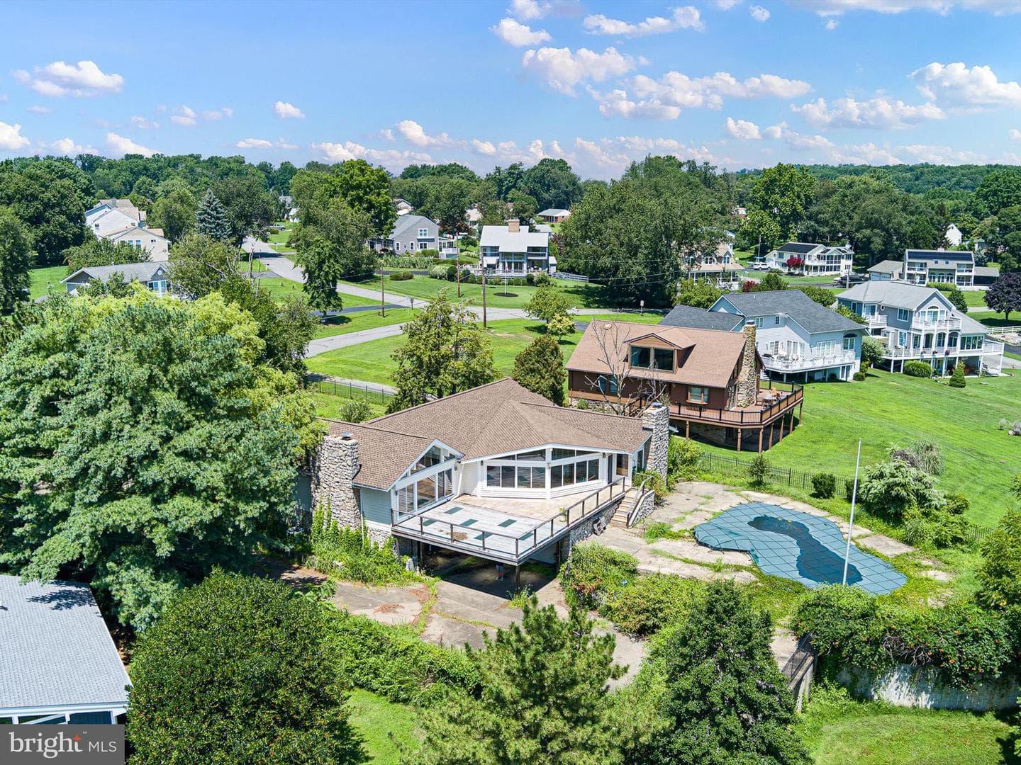 192 Rolling Avenue photo 3
