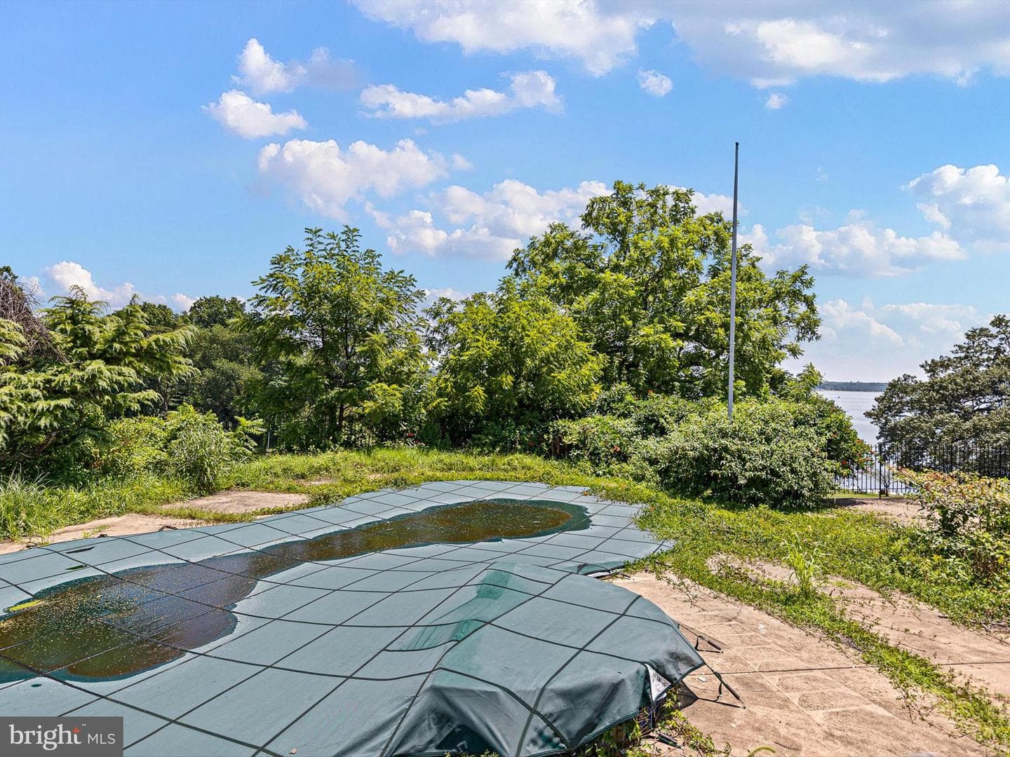 192 Rolling Avenue photo 34