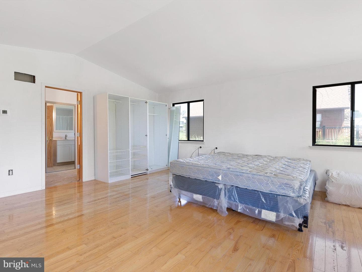 192 Rolling Avenue photo 6