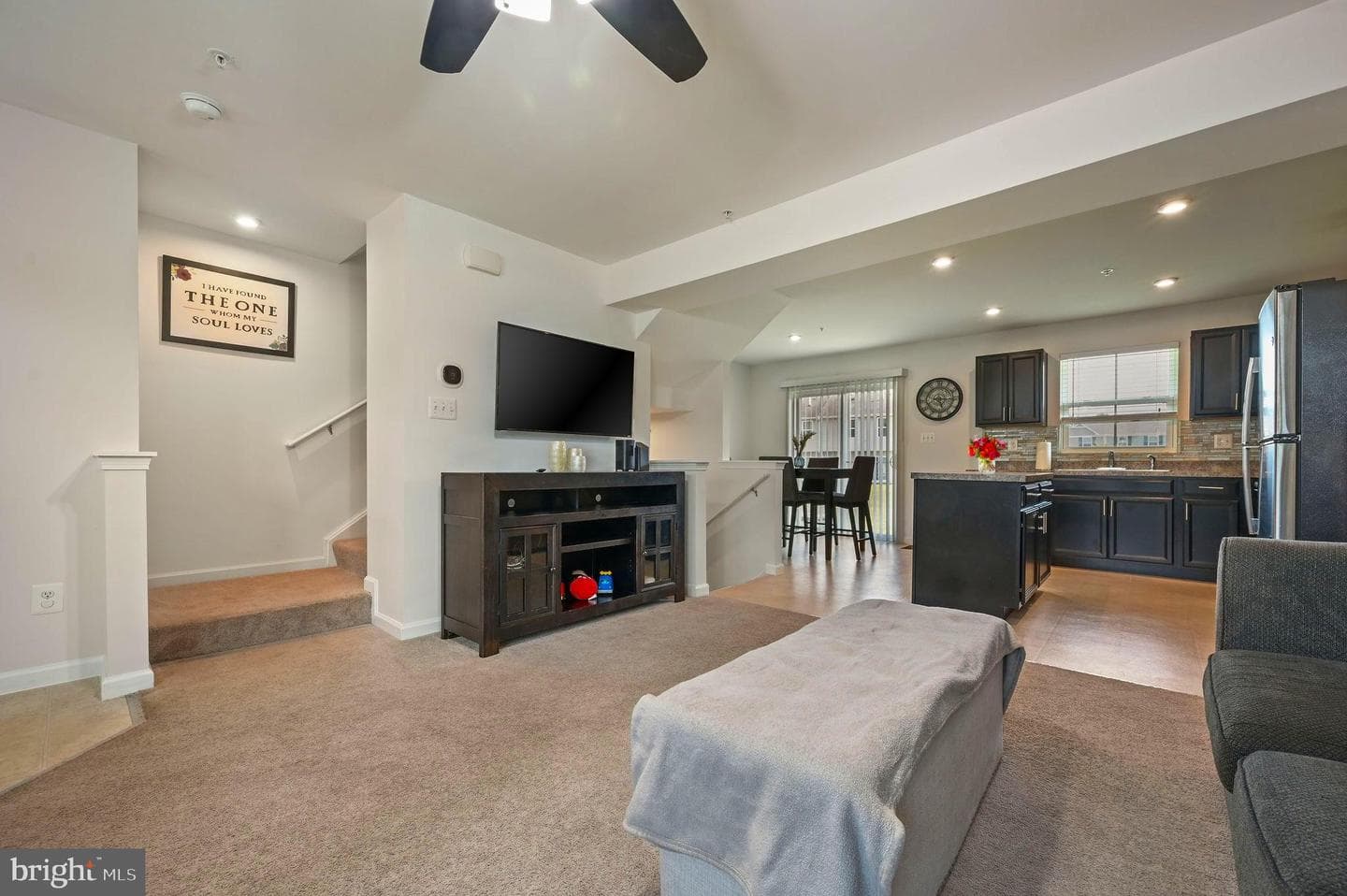 8 Marsh Lane photo 4