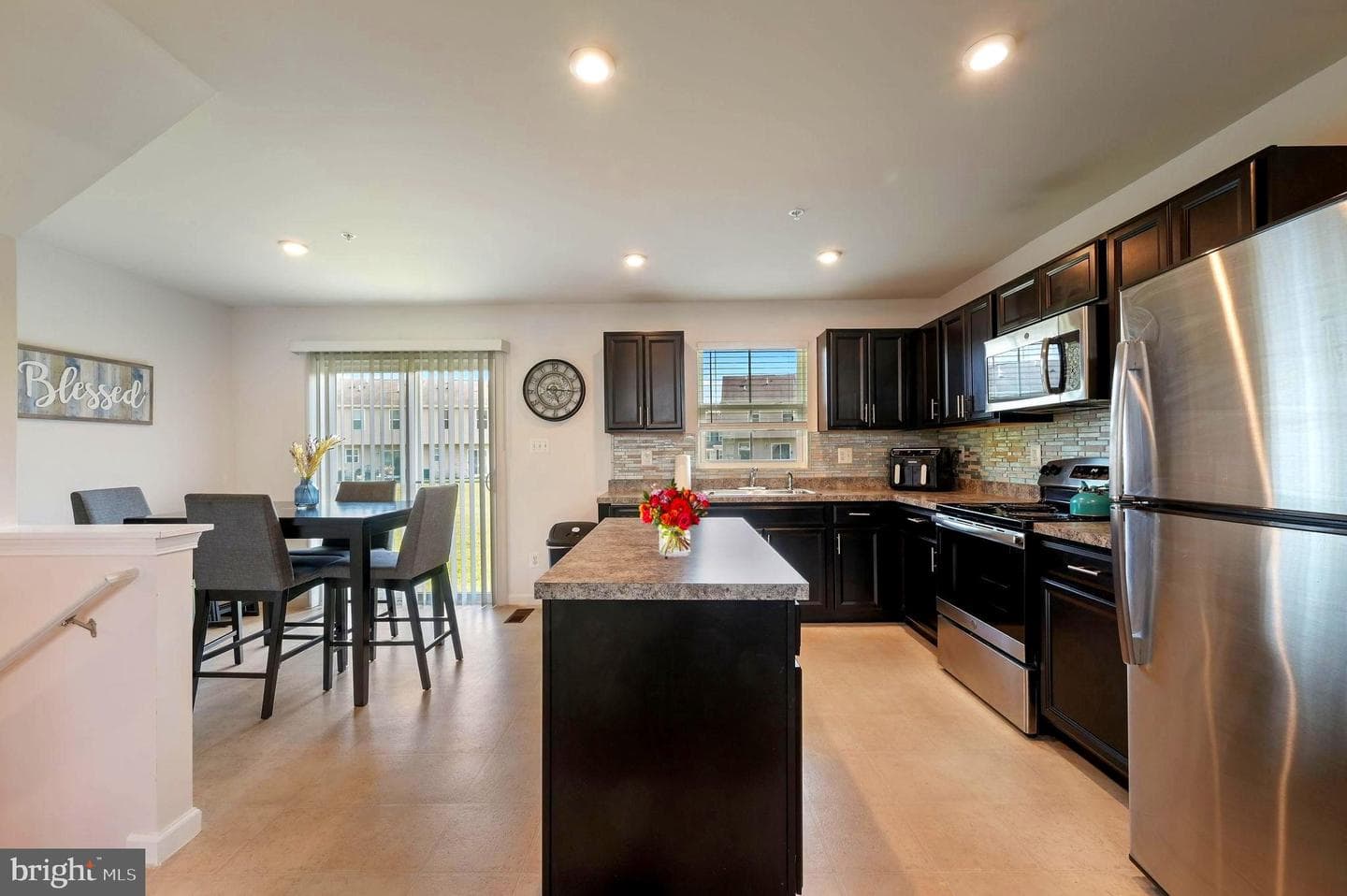 8 Marsh Lane photo 7