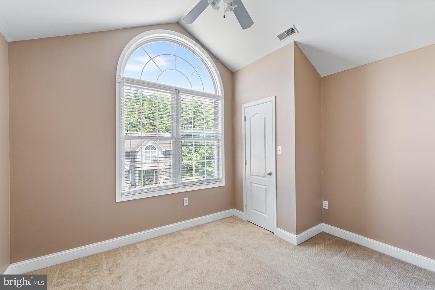 18 Guilford Court photo 25