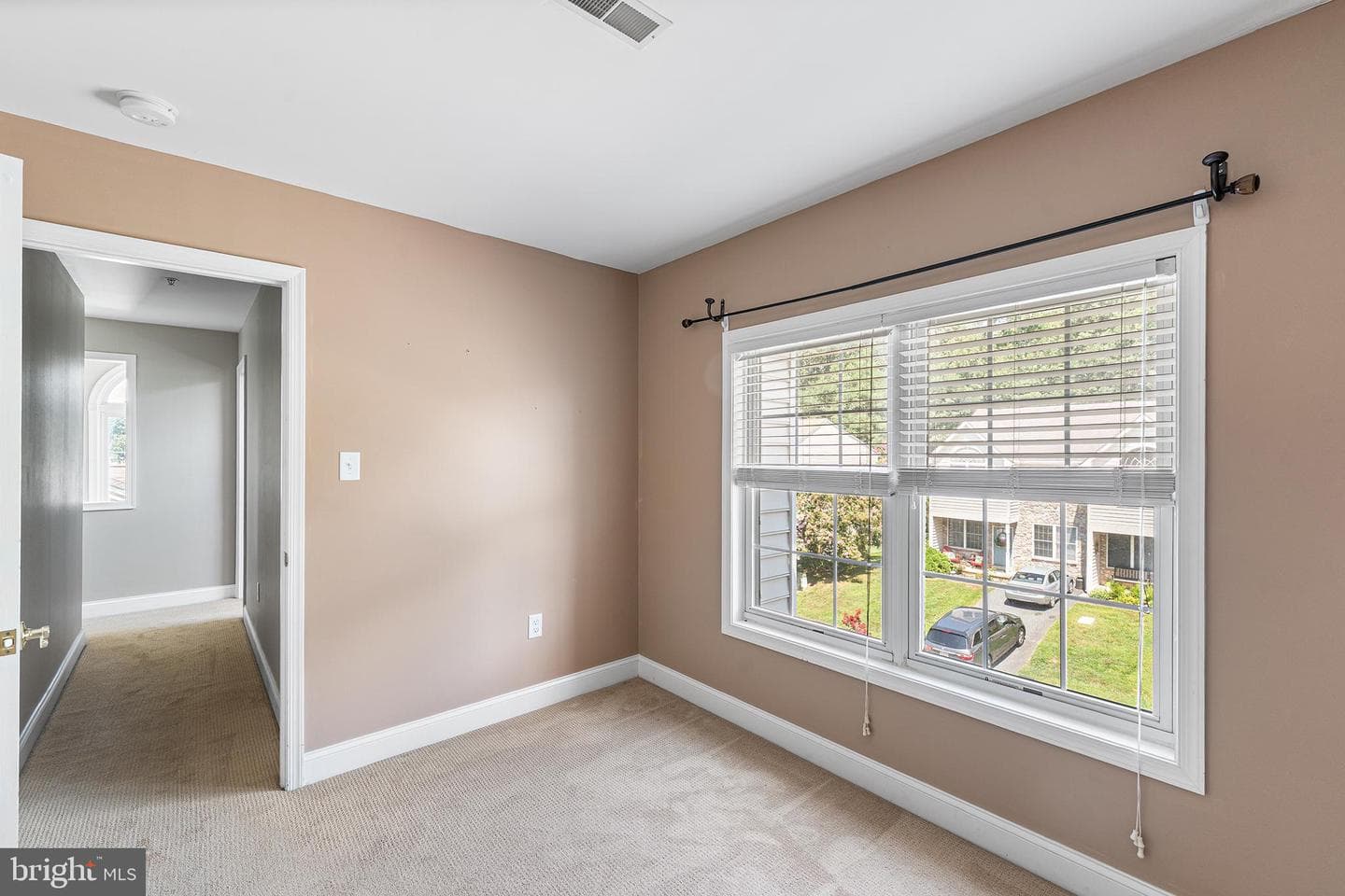 18 Guilford Court photo 28