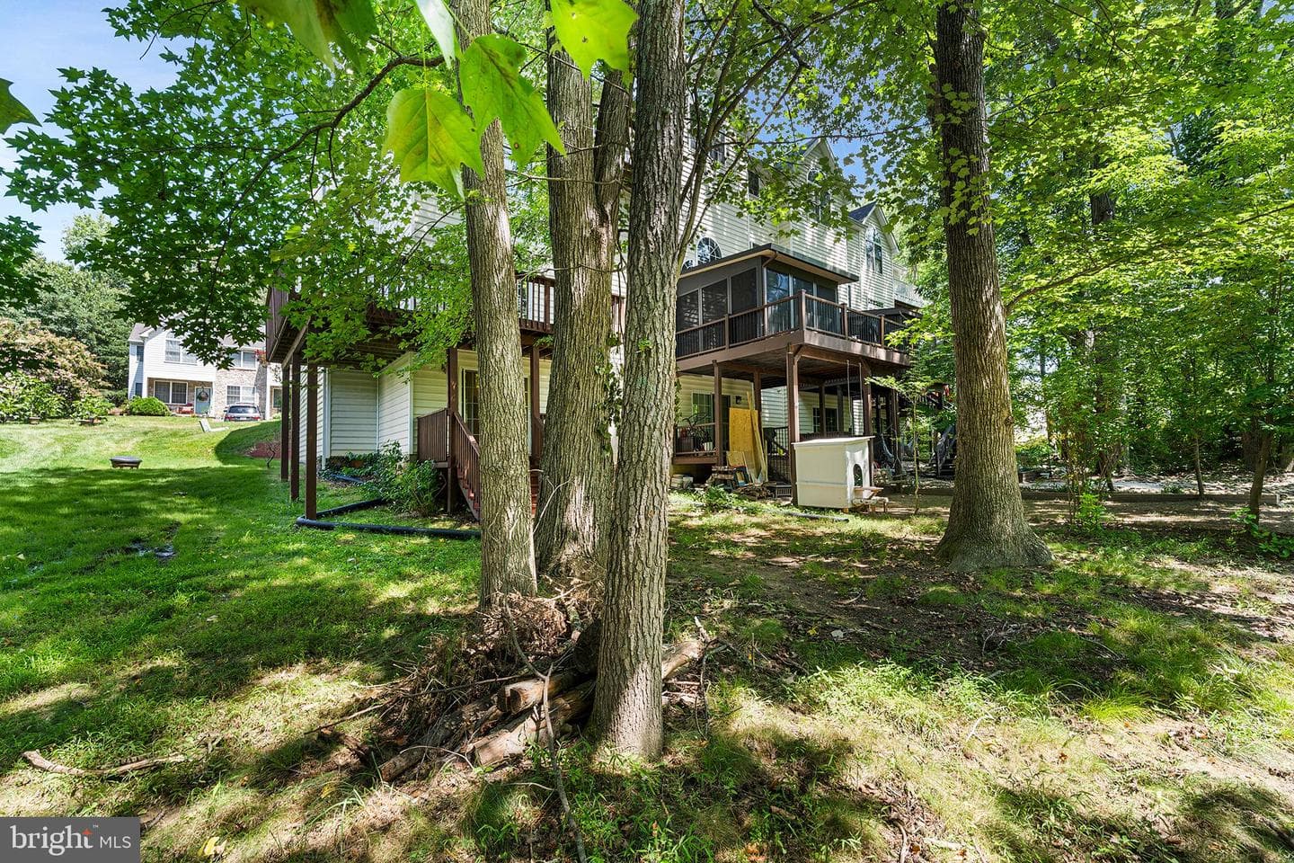 18 Guilford Court photo 32
