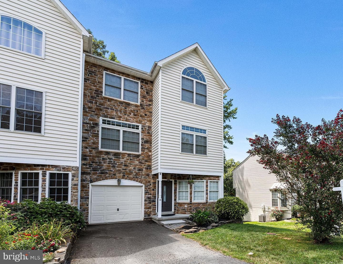 18 Guilford Court photo 39