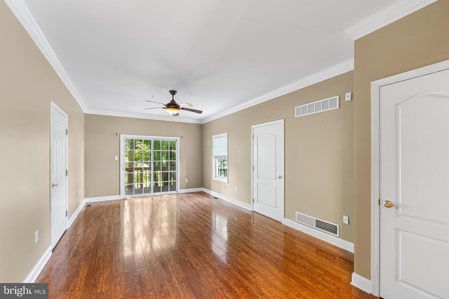 18 Guilford Court photo 5