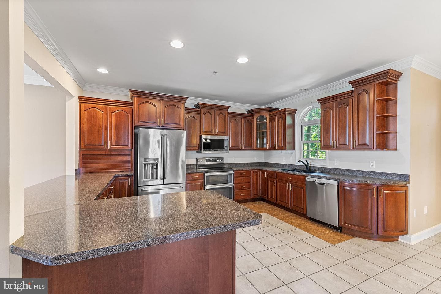 18 Guilford Court photo 7