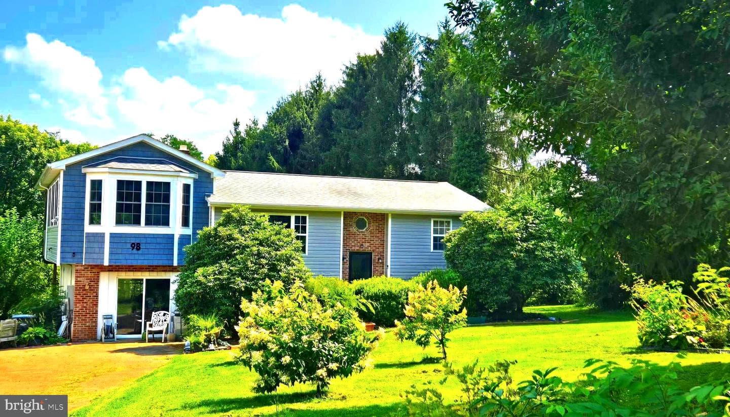 98 W Red Hill Road photo 1