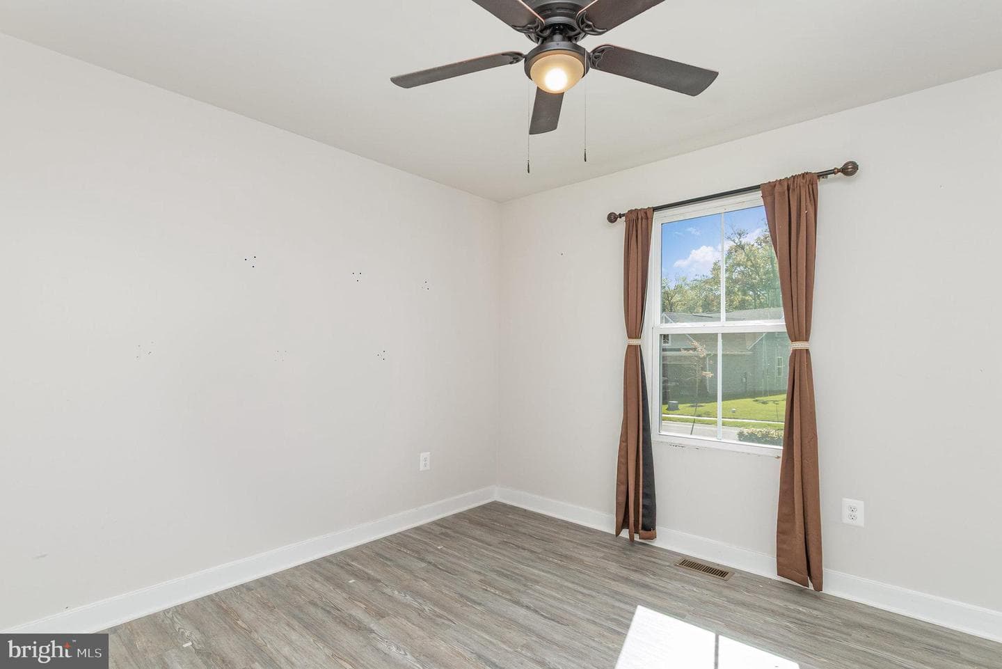 358 E Calvert Crossing photo 13