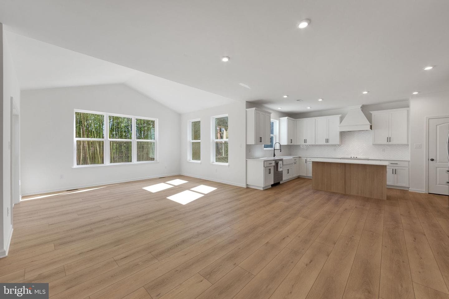 6 Fulton Court photo 16
