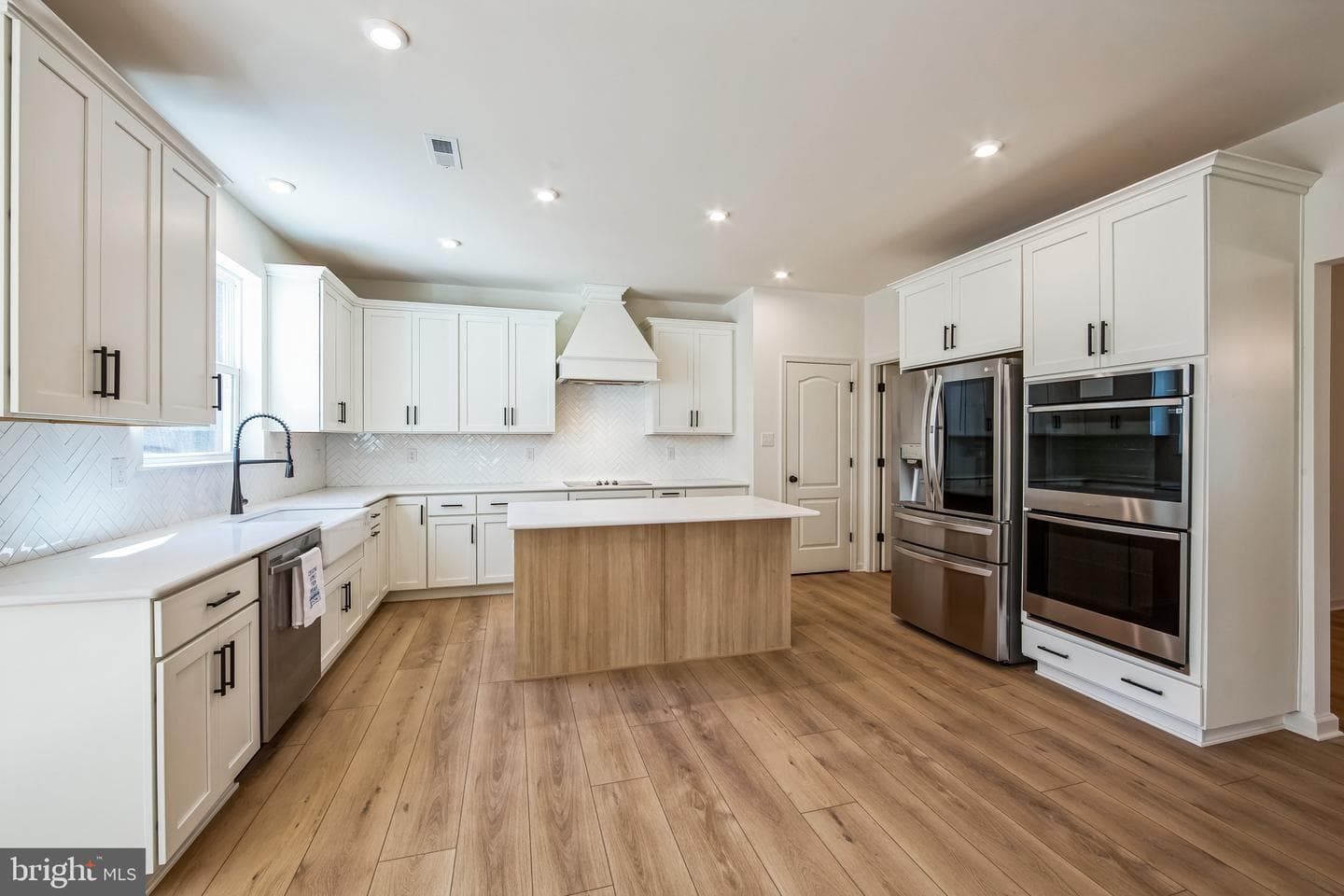 6 Fulton Court photo 18