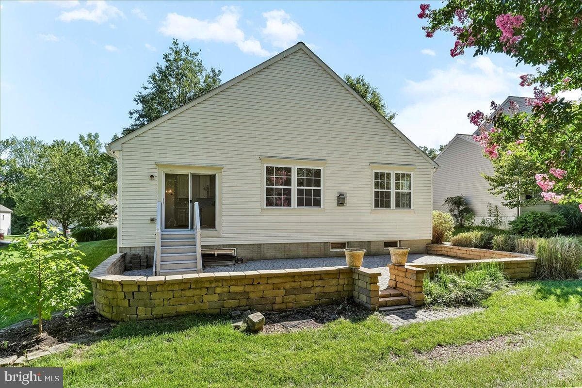 7 John Adams Lane photo 37