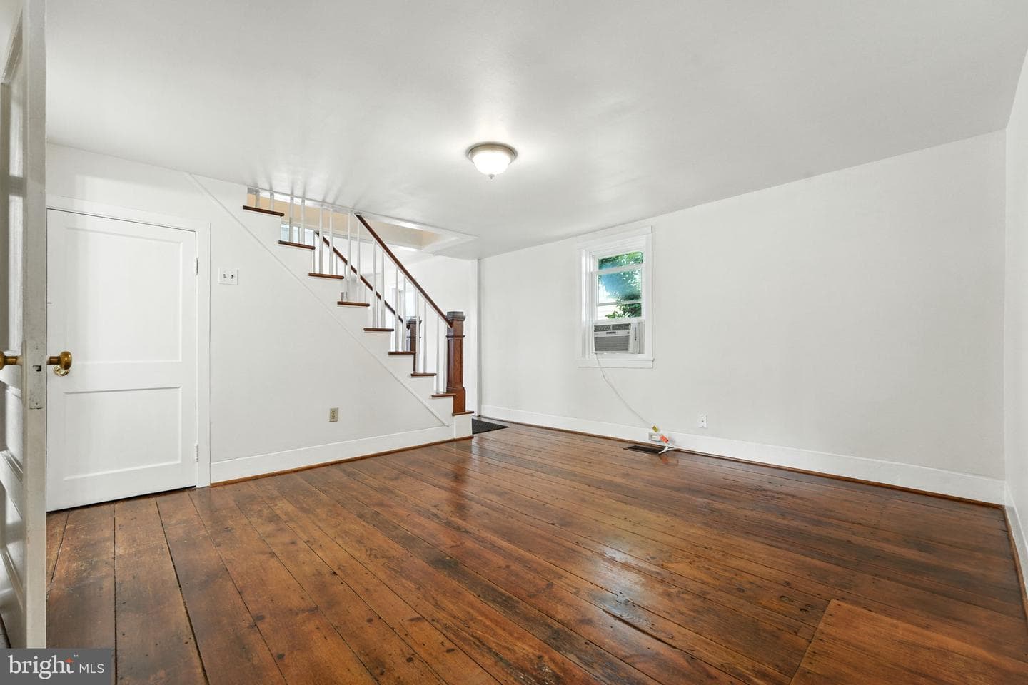 535 Biddle Street photo 7