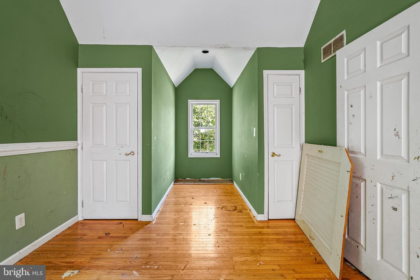 224 W Cecil Avenue photo 21